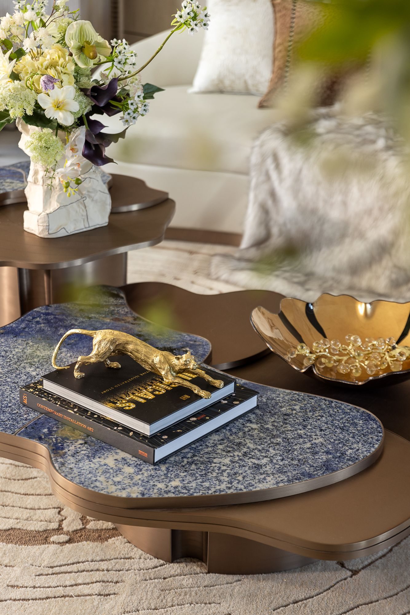 Cream Light Luxury Apartment preview 2