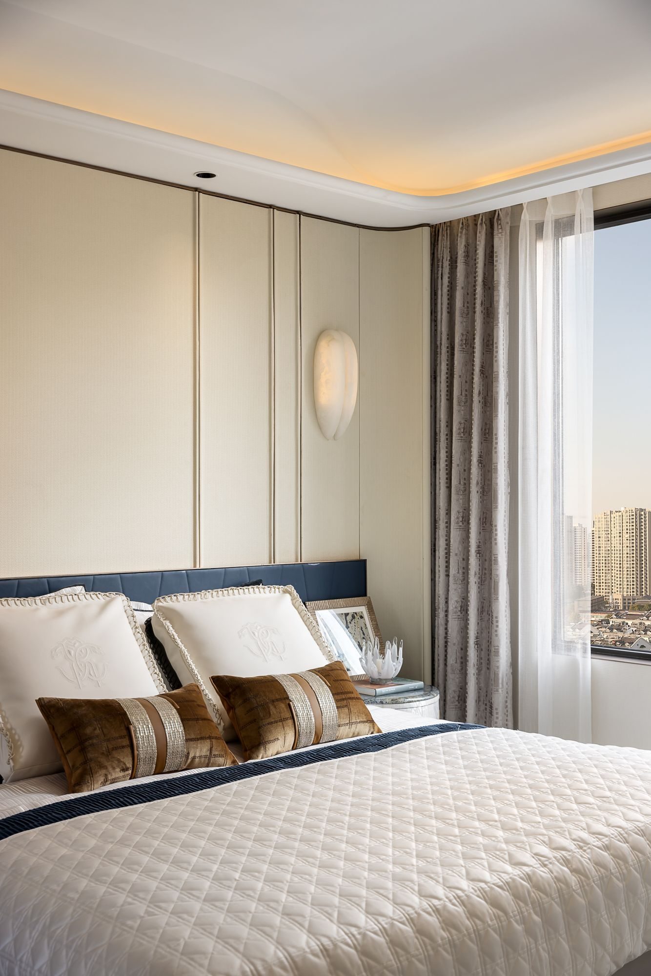 Cream Light Luxury Apartment view 13