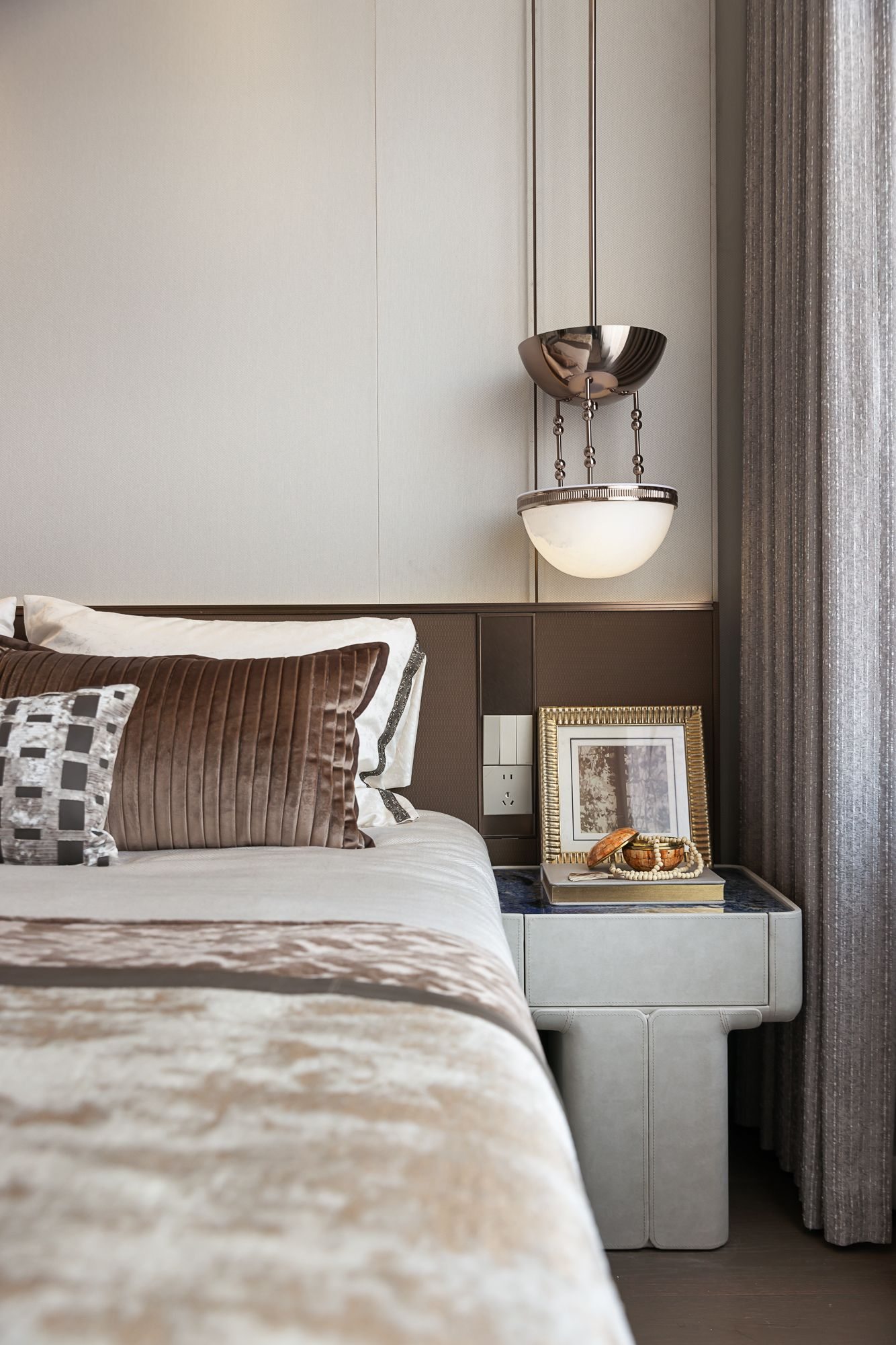 Cream Light Luxury Apartment view 17