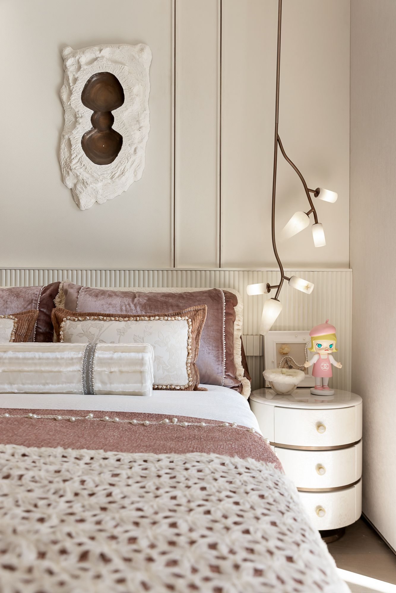 Cream Light Luxury Apartment view 18