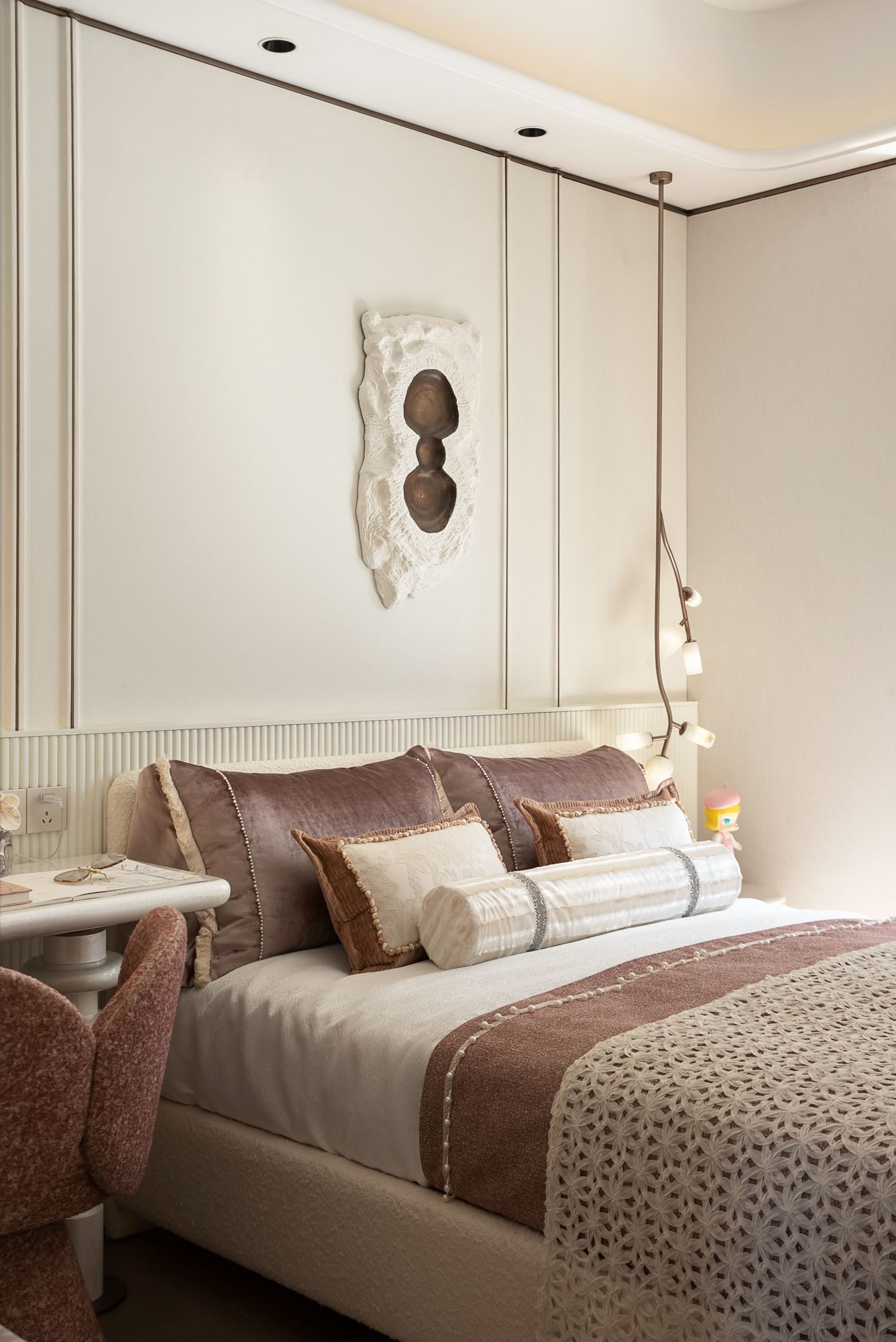 Cream Light Luxury Apartment view 19